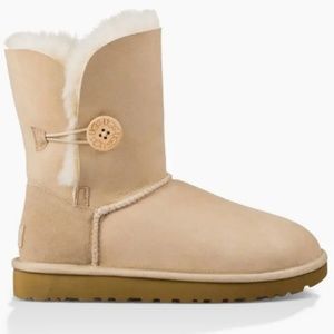 Ugg Bailey Button Boot in Sand